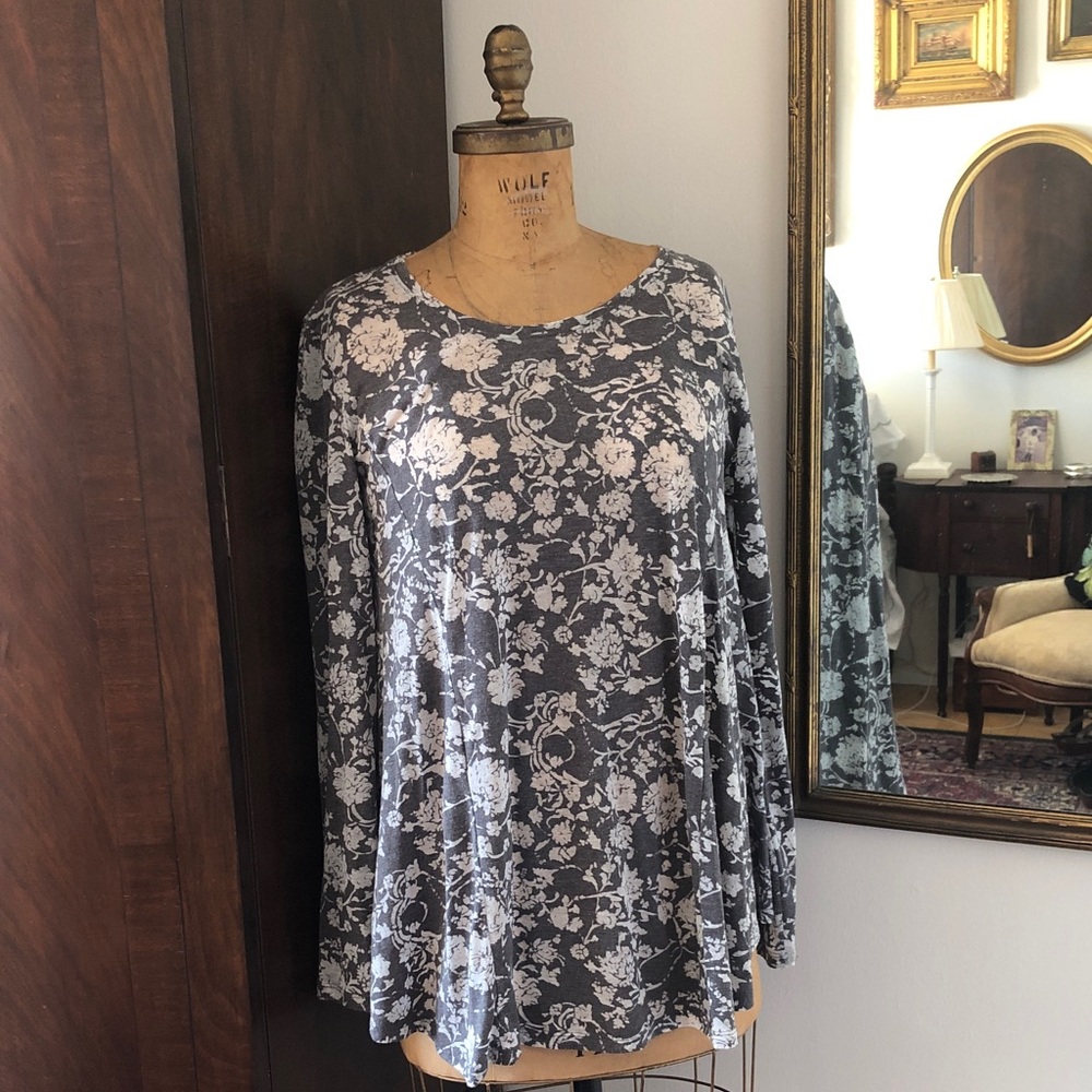Peruvian Connection Floral grey and light grey Tunic